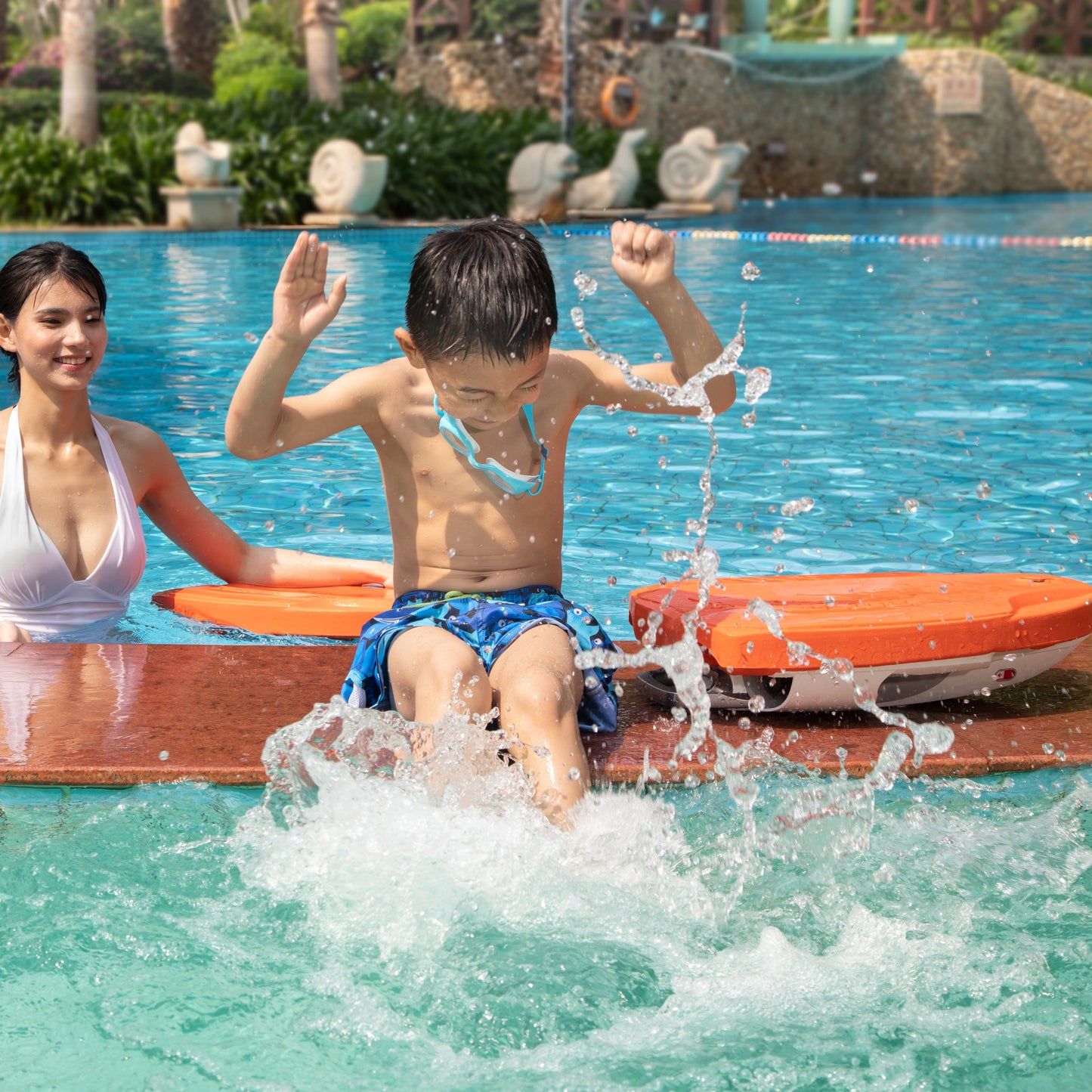 Swii Electric Swimming Kickboard