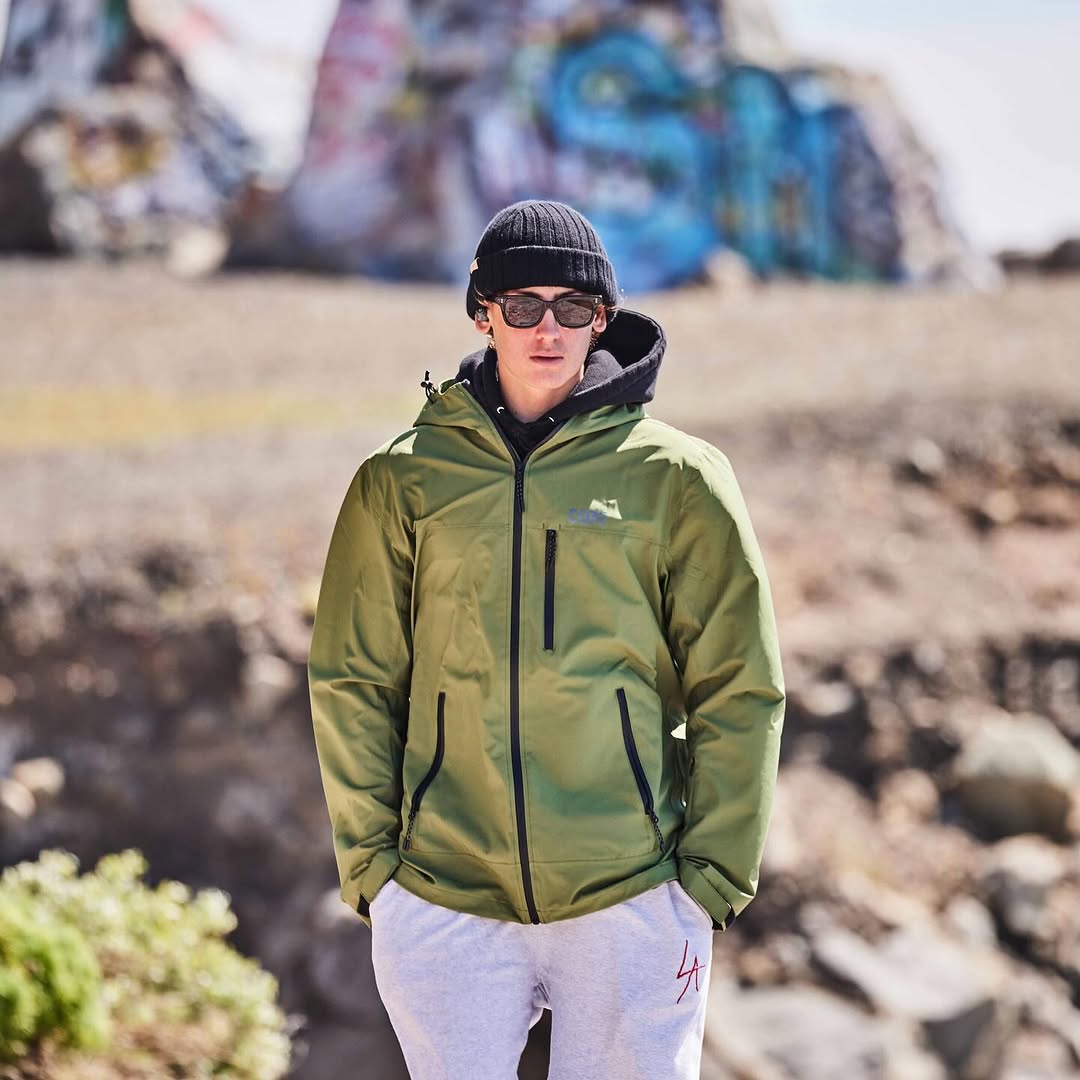 The Huakai Travel Rain Jacket Unisex 16