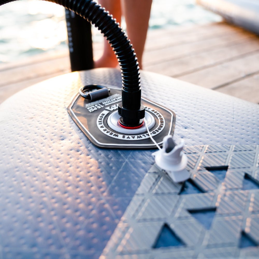 Aqua Marina Glow Bt 24Gl All Around Isup With Ambient Light System And Safety Leash 10Ft Sak48269 551148